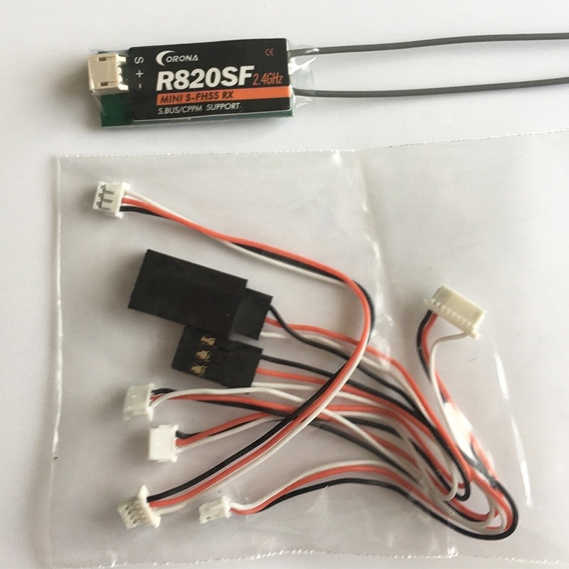 2.4ghz Futaba Mini Receiver Sfhss Rc Transmitter And Receiver Corona R820SF